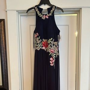 Betsy & Adam formal embroidered gown, NWT, size 8